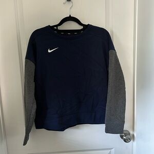 Navy Nike crew neck sweatshirt
